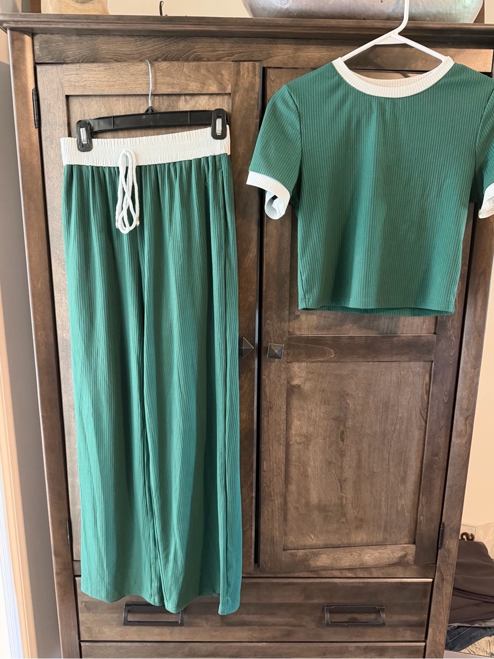 Green Ribbed Two-Piece Lounge Set with White Trim